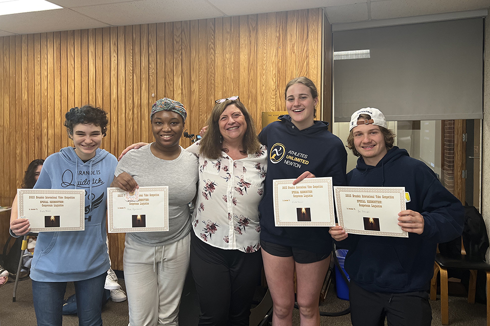 group of students in Paola Servino's ITAL 20 class with their honorable mention certificates from the 2023 Brandeis Language Oscars