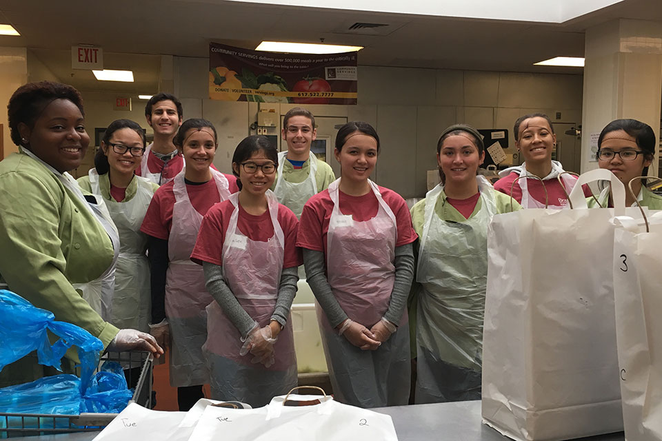 Students ready to volunteer at Community Servings