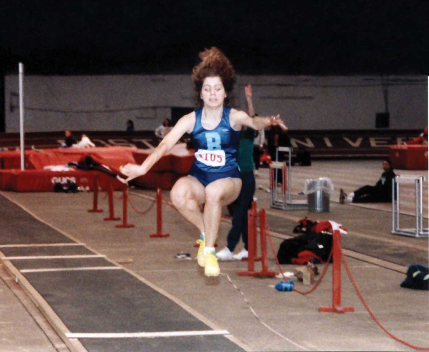 Eleena Zhelezov jumping