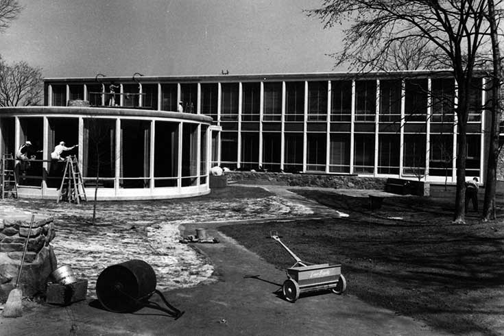 Diagram of Pearlman Hall with arrows added for emphasis