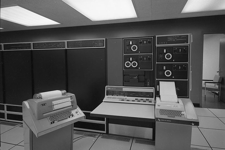 Archival photo of the Feldberg Computer Center