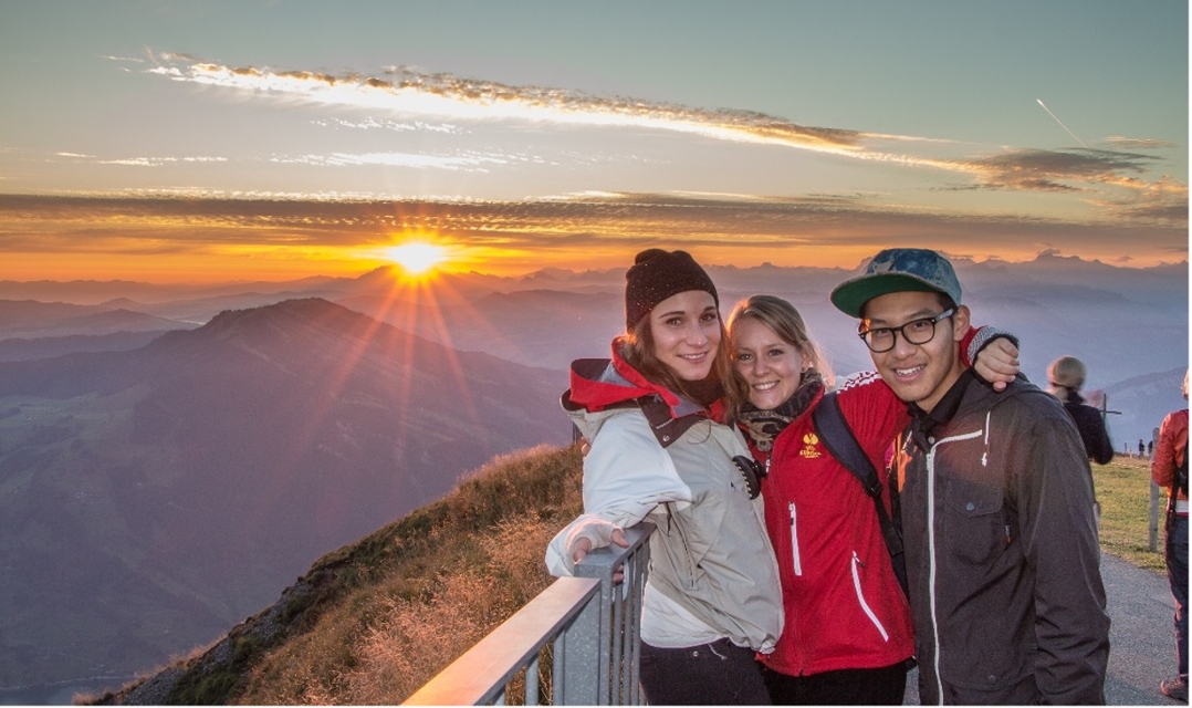 Kaiyan Chen with friends enjoying the sunrise in the U.K.