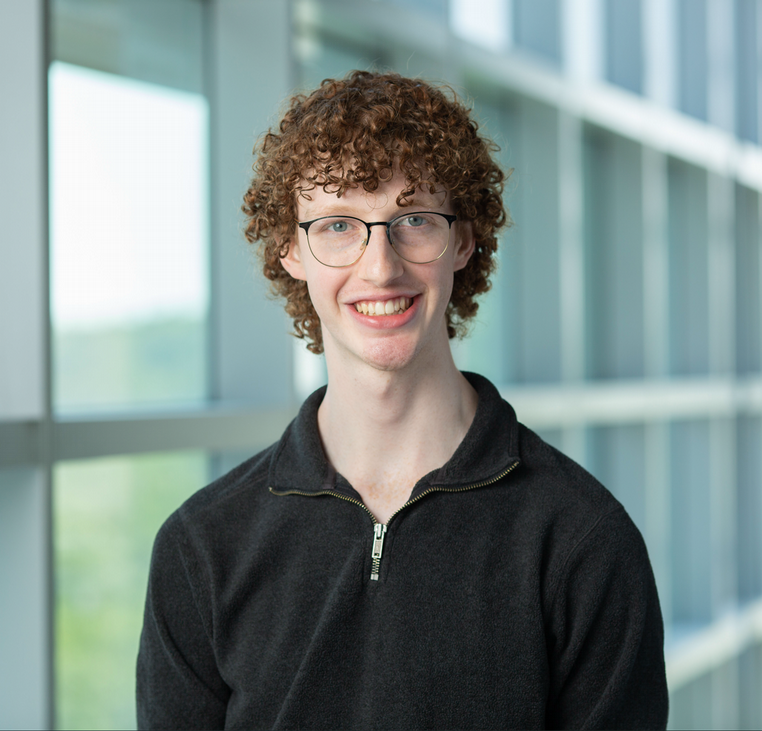 headshot of alumni luke carlsen