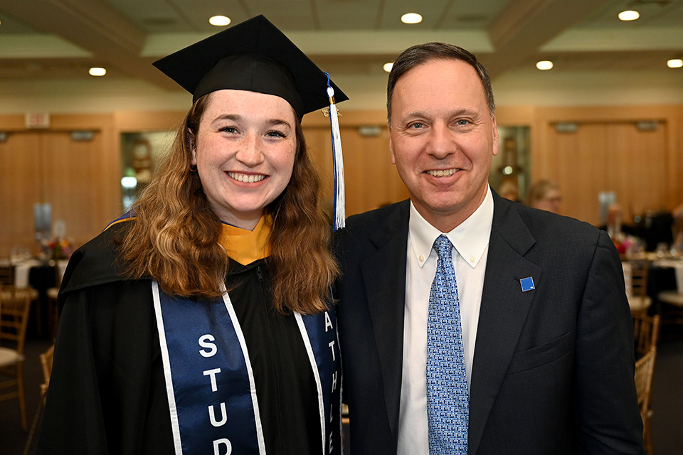 President Ron Liebowitz poses with 2023 Board of Fellows Scholar, Ameilia Oppenheimer '23. 