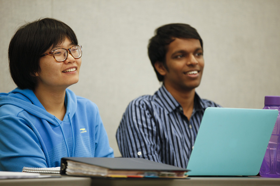 2 students in a Biotechnology class