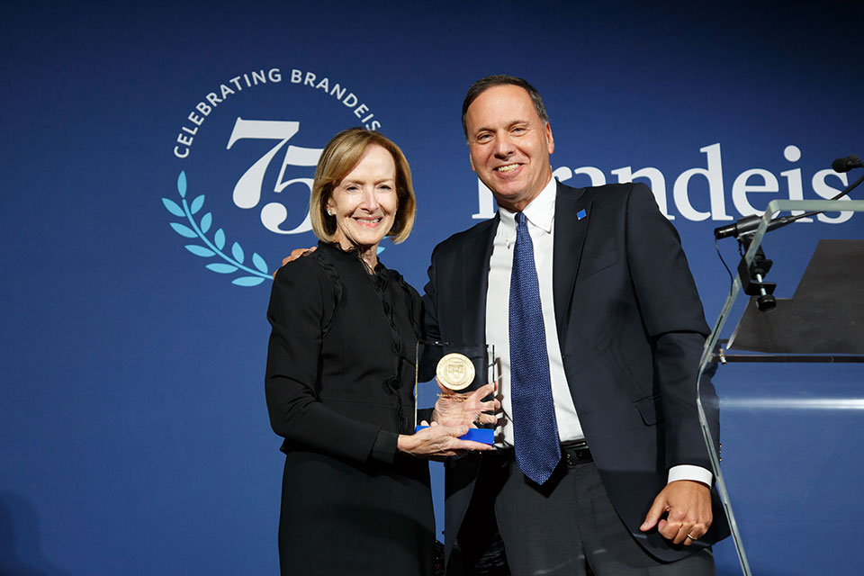 Judy Woodruff getting the BNC Sachar Award