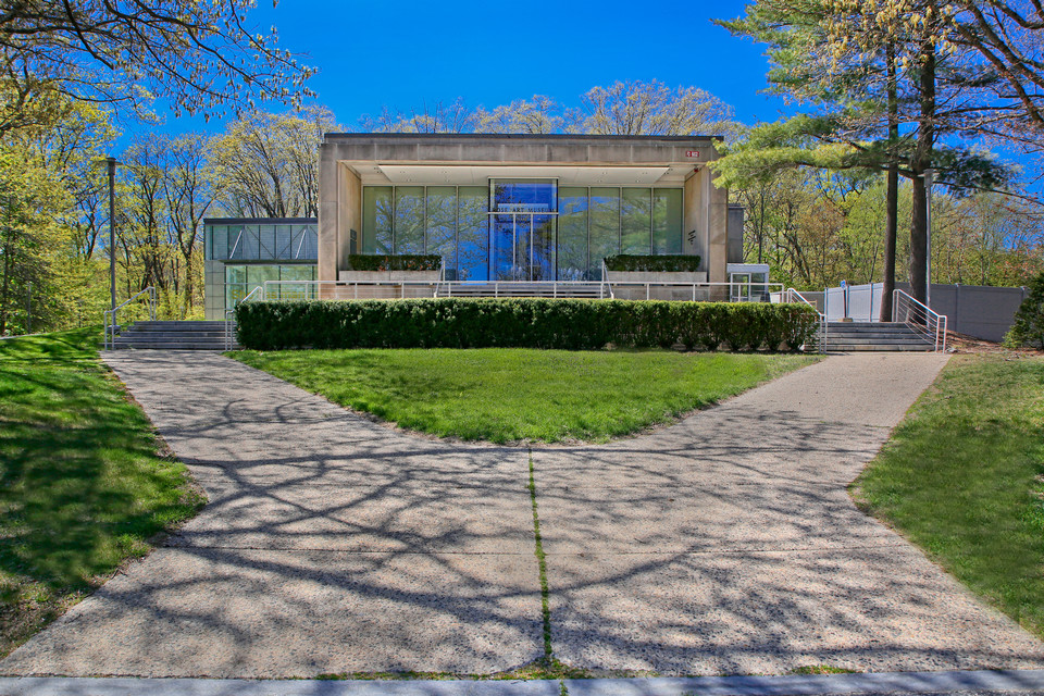 The Rose Art Museum in the spring.