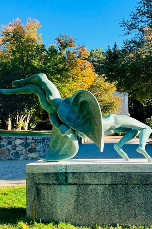 Sculpture of people wrestling