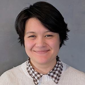 Headshot of Elaine smiling