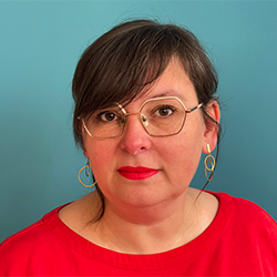 Head shot of Claudia Herling looking at the camera