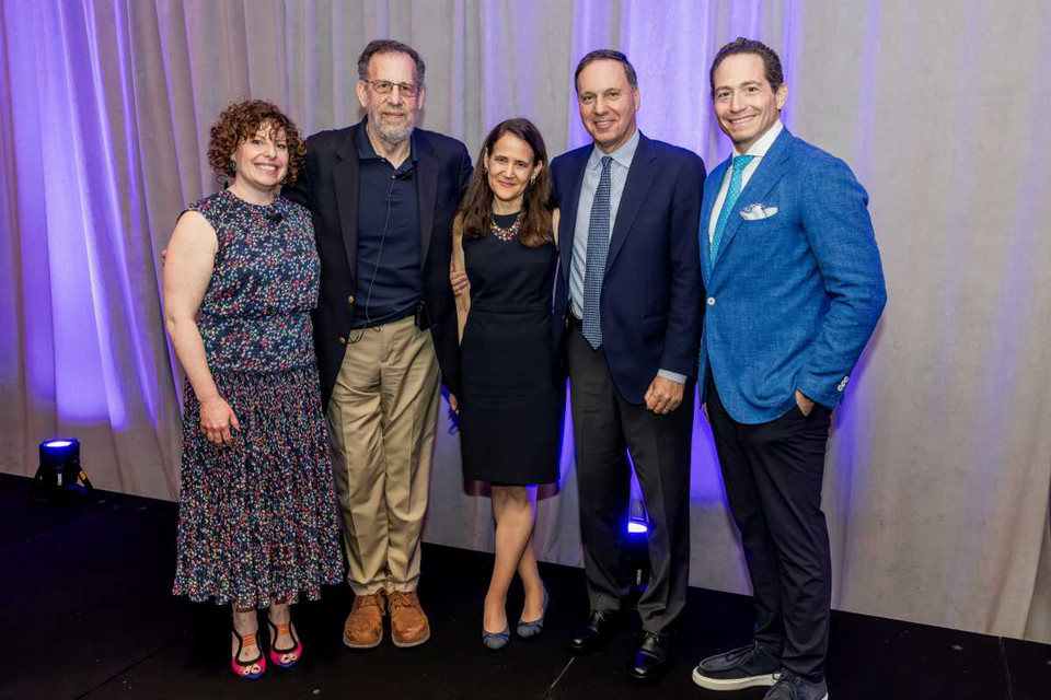 JOTA Dir. Dalia Wassner with CMJS director Leonard Saxe, Jessica Liebowitz, Brandeis University President Ronald Liebowitz, and Florida spring alumni event co-host Alex Heckler ’98