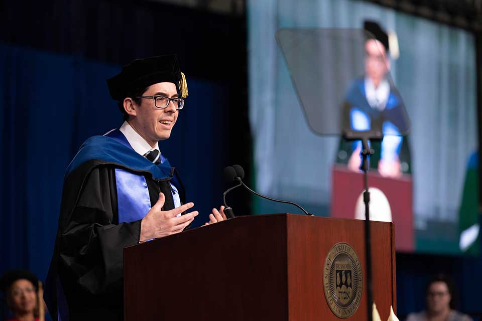 Emiliano Gutierrez-Popoca, GSAS PhD’23 delivers the Graduate Student Address