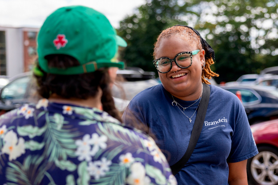 Community Advisor talking with an Orientation Leader