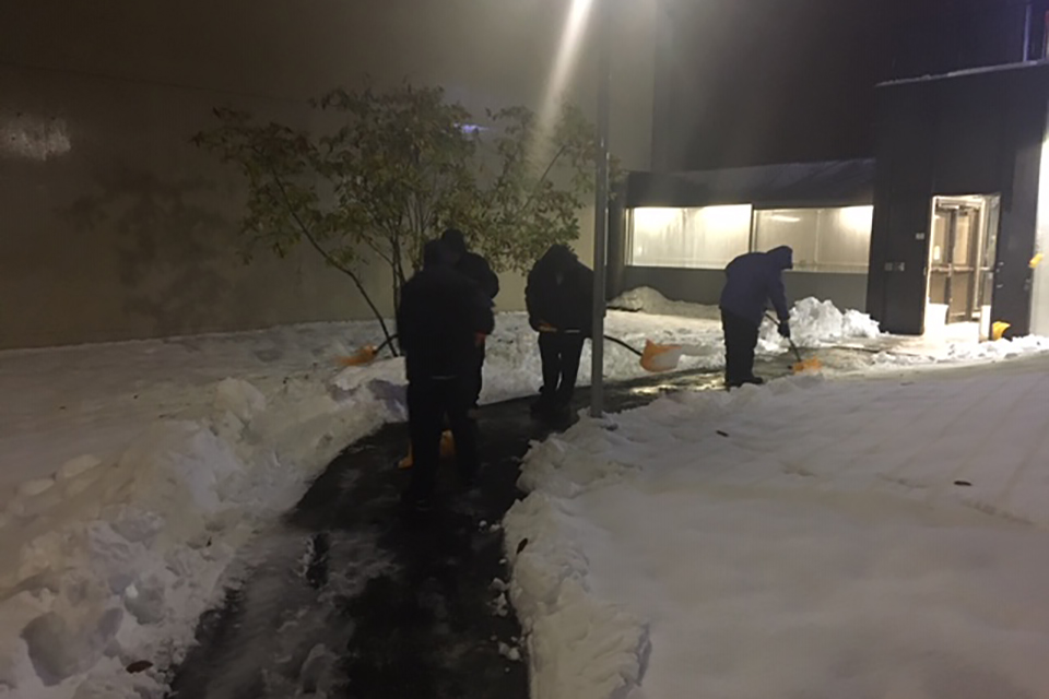 Night time shovel