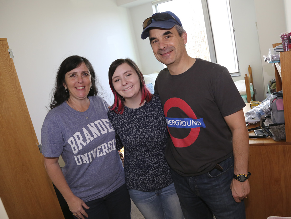Family in residence hall during move-in