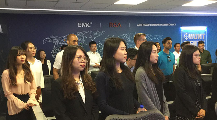 Students visit the DellEMC offices.