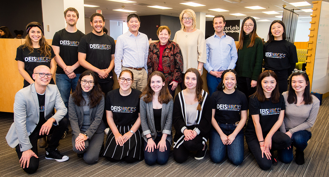 Organizers and participants of 'Deis Hacks 2019.