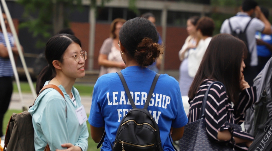 Leadership Fellows answered questions and helped acclimate new students to campus.