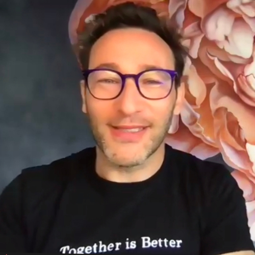 A screen grab of Simon Sinek talking with students on Zoom.