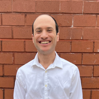 Headshot of Gabriel Weinstein