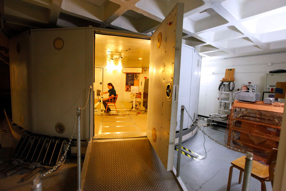 A peek into the Rotating Room in Graybiel Lab