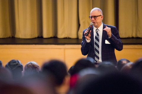 Eric Chasalow addresses incoming students