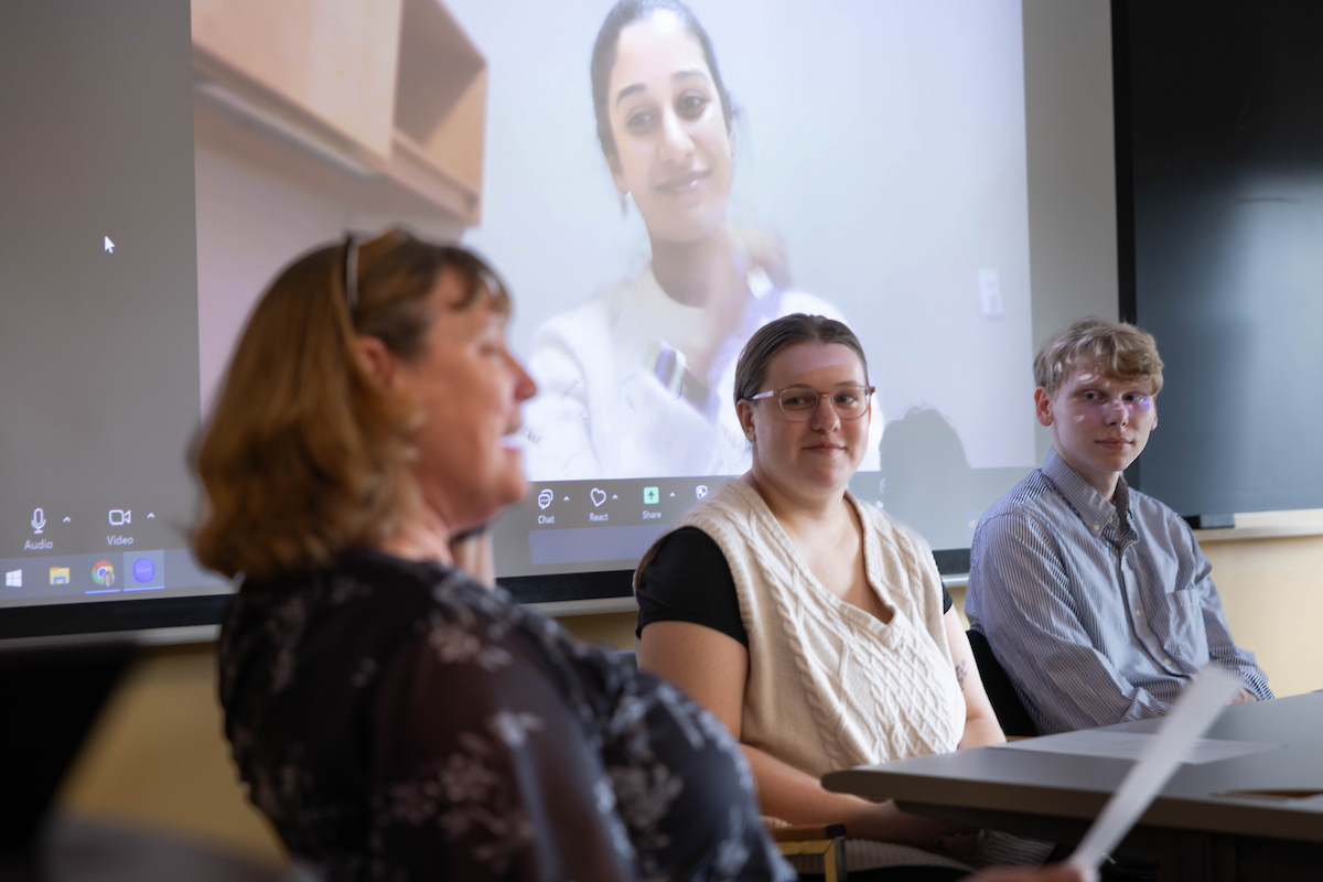 Alumni at an HWL Class