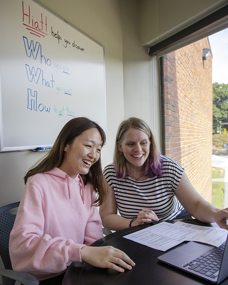 A student meets with a Hiatt Career Counselor