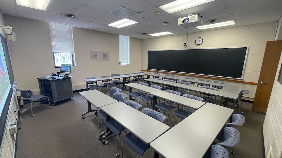 Bassine 251 back of classroom