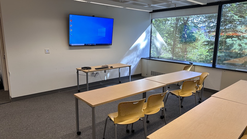 Heller Brown G51 front of room