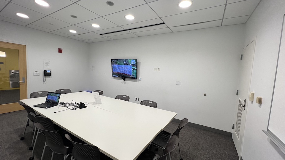 Heller Schneider G05 front of room