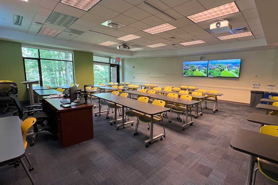 Lemberg 54 back of classroom