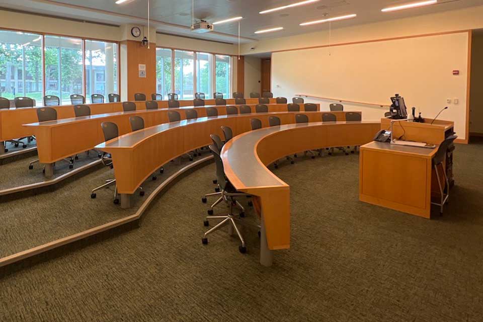 Mandel G12 back of classroom