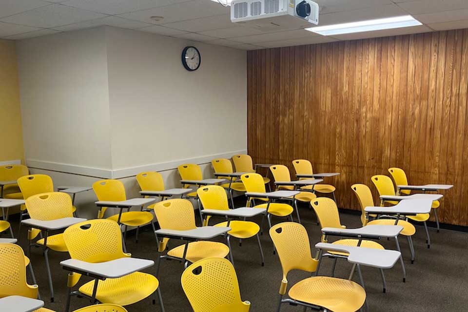 Shiffman 123 back of classroom