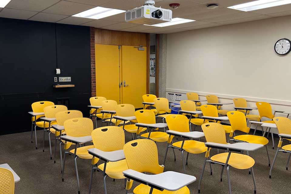 Shiffman 201 back of classroom