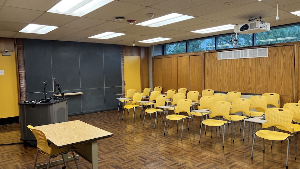 Shiffman 217 back of classroom