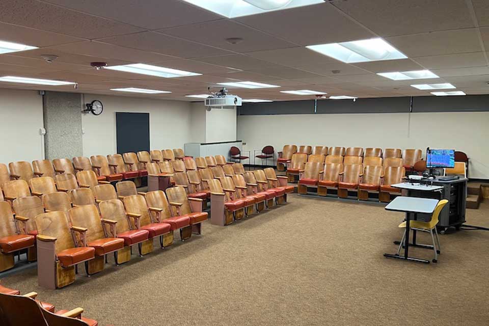 Shiffman 219 back of classroom