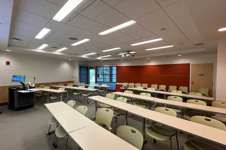 Shapiro Science Center GL14 back of classroom