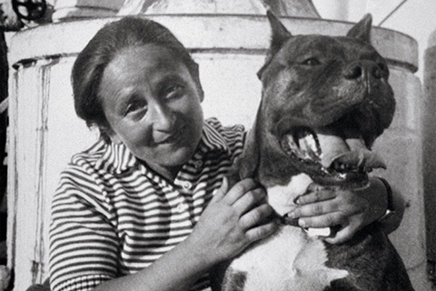 Rudolphina Menzel and dog