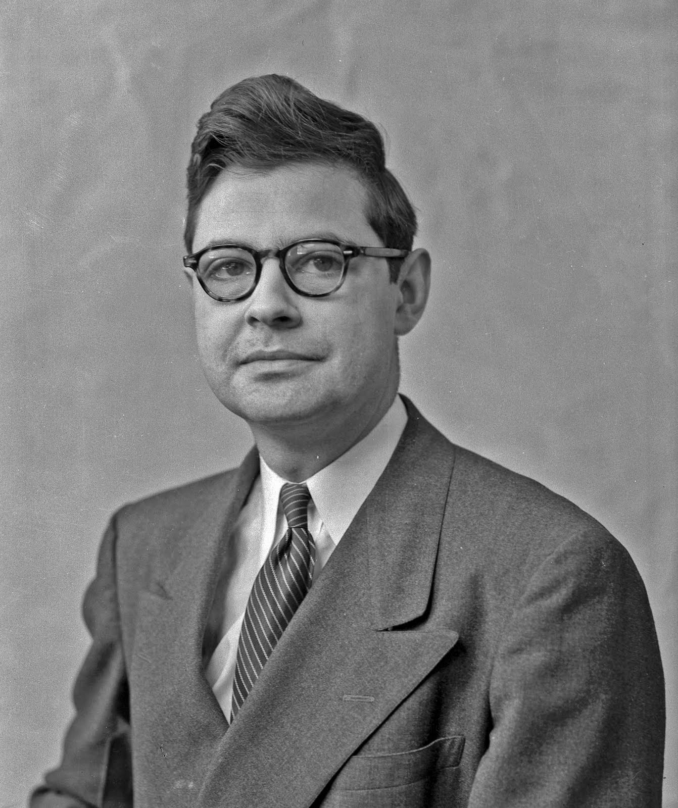 Milton Hindus head shot