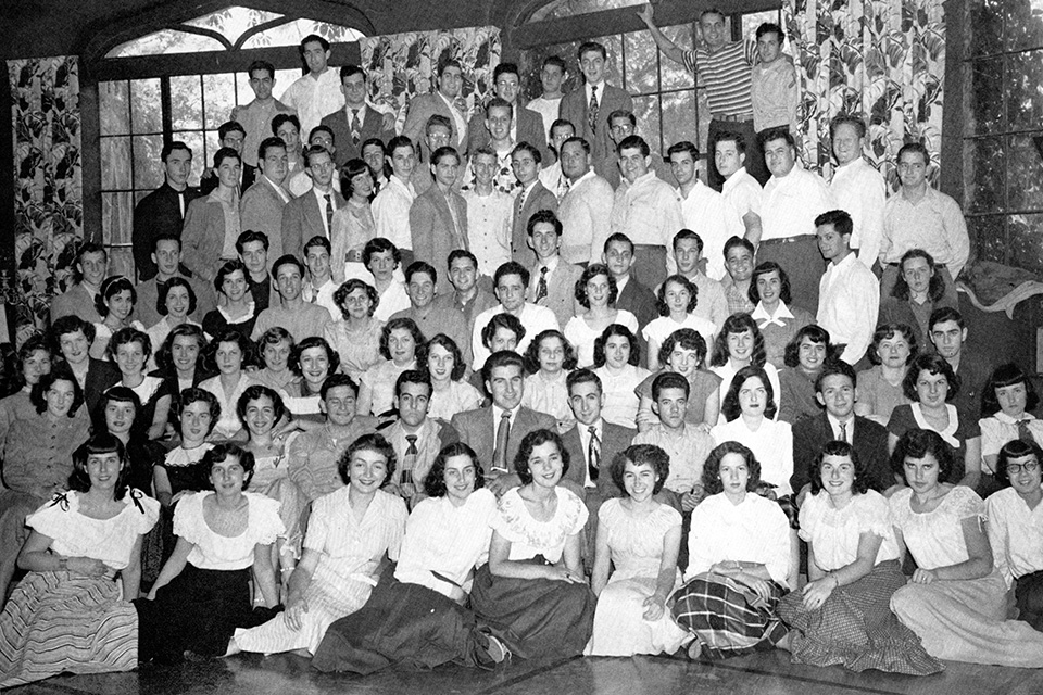 The first class at Brandeis, posing for a group photo in 1948.