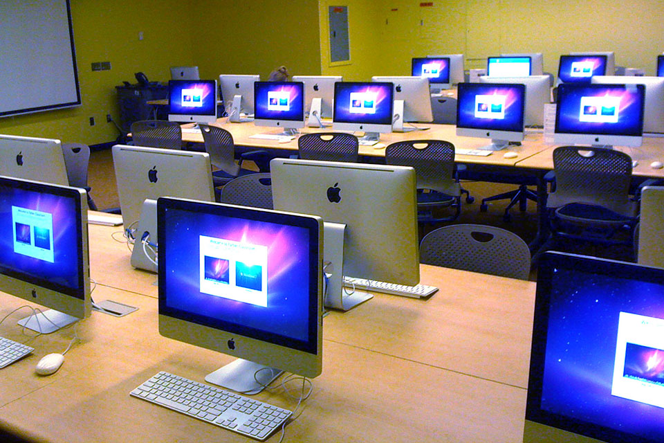 Many computers in the Farber Classroom