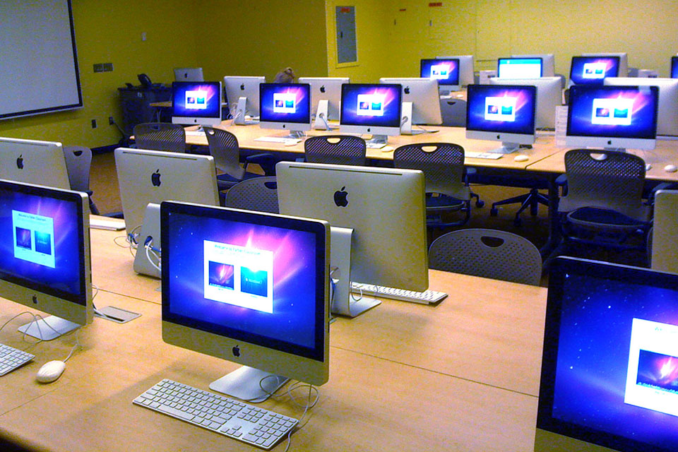 Many computers in the Farber Classroom