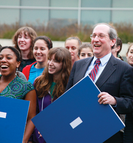 Fred Lawrence gathers with Brandeis students on campus. 