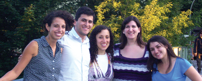 Photo of Hannah Chalew ’09, Mark Trilling ’12, Amy Kohen ’03, Geryl and Mindy Lipson ’08