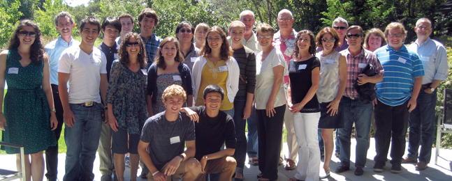 Photo of alumni and current students welcoming incoming students and their parents in San Francisco at a New Student Send-off hosted by Len Rosenberg ’89. 