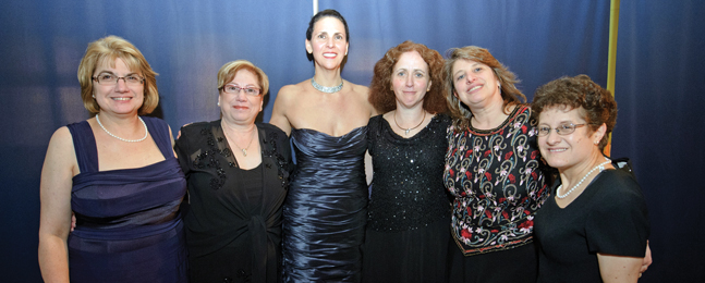 From left: Claudia Tarr, Anne Rosenburg, Mari, Alyssa Himelfarb, Caren Fierverker Boroshok ’83 and Susan Goldman-Kreithen ’83.