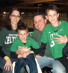Marc ’92 and Sharon Cohen ’93 and their children, Jordan and Adam.