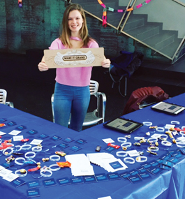 Abby Belyea ’18, a member of the Senior Class Gift Committee, at a Giving Tuesday table on campus.