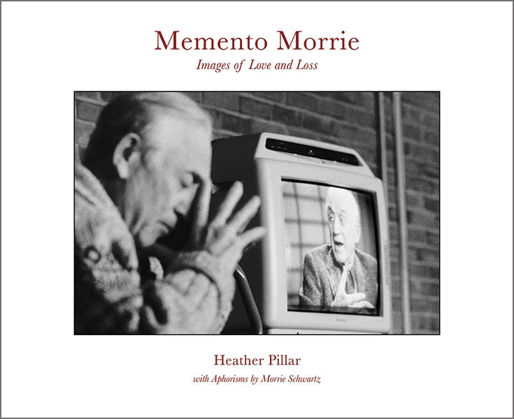 Book cover of "Memento Morrie: Images of Love and Loss"